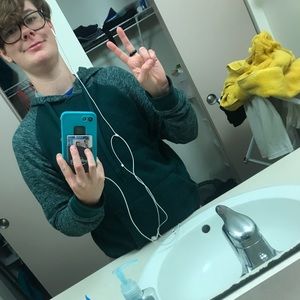 Meet your Posher, Leslie